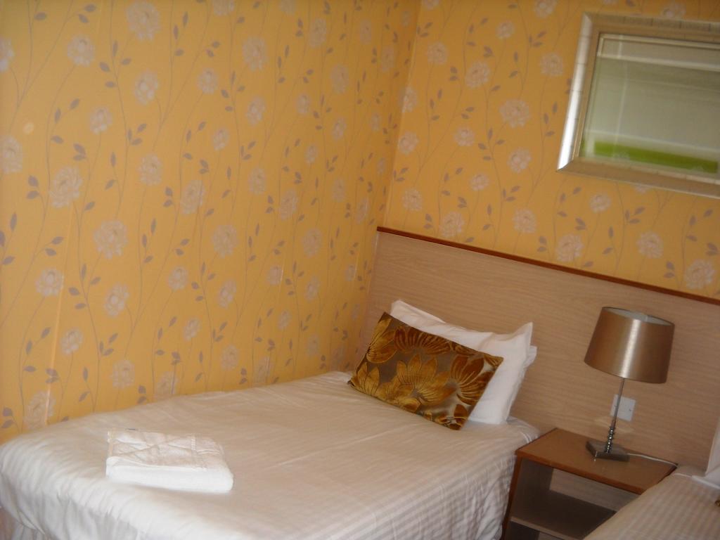 Carbeile Inn Torpoint Cameră foto