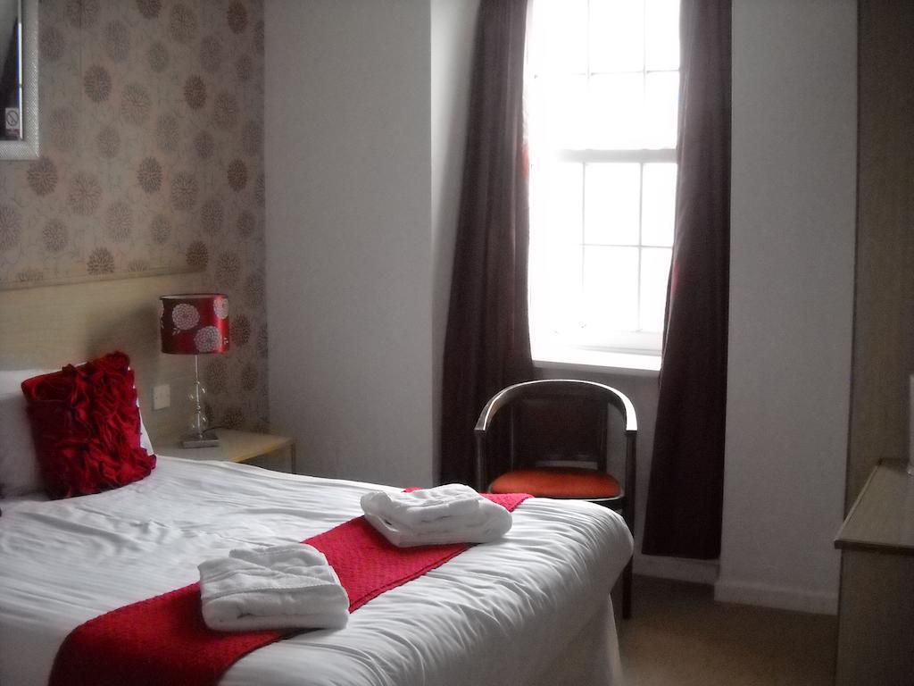 Carbeile Inn Torpoint Cameră foto